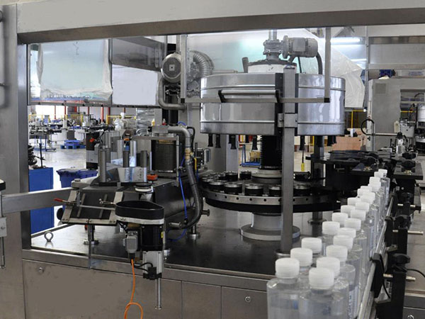 自动贴标机--解放你的双手！